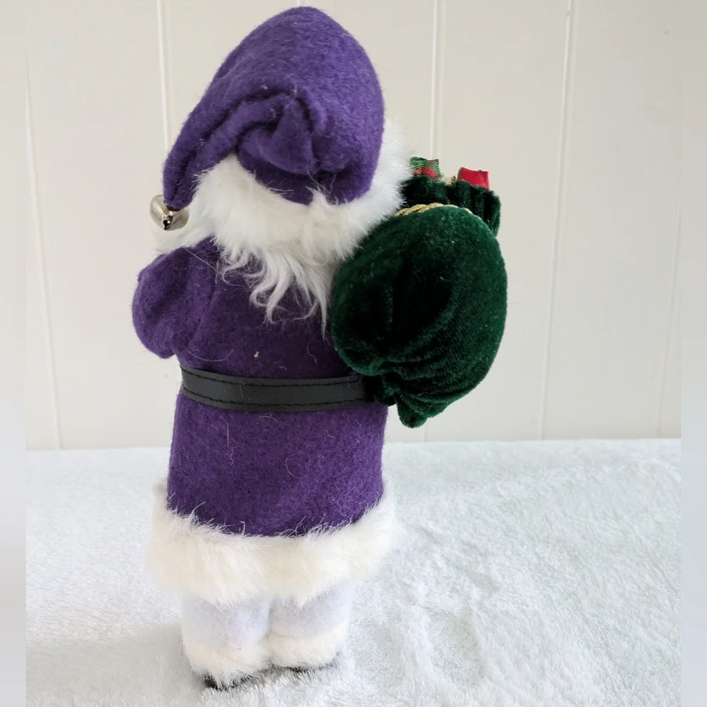 Santa Claus Figurine - Picture 3 of 5